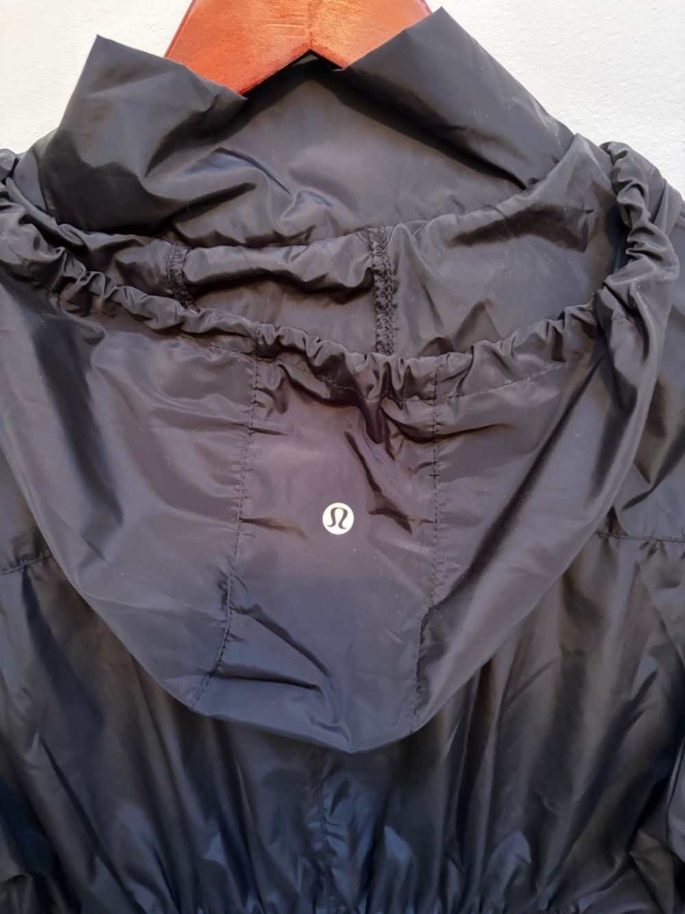 Lululemon Rain Jacket Black Hooded Lightweight Anorak